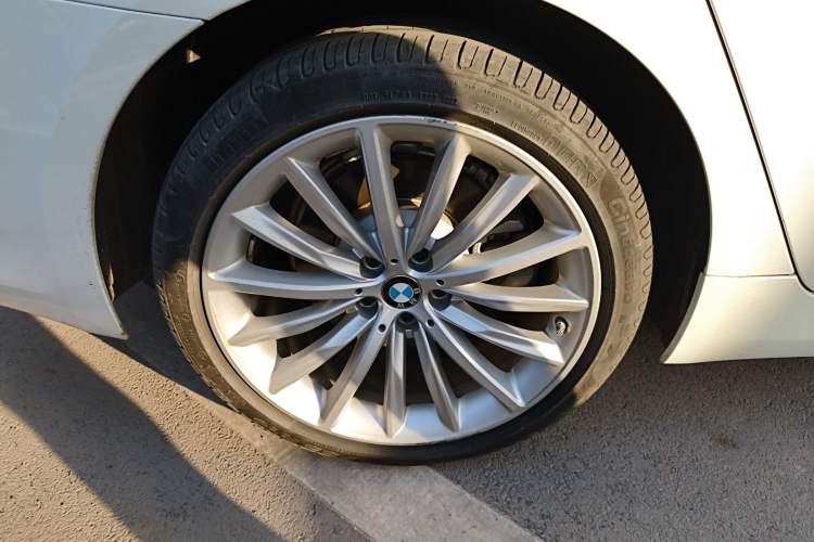 Used BMW 5 Series 2022 Second Facelift 530Li Luxury Edition Premium Package
