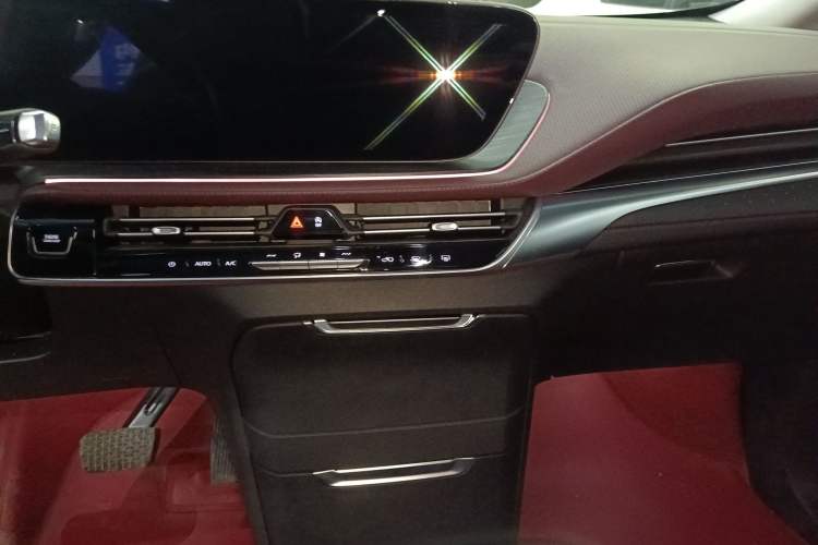 Used Buick Century 2023 2.0T Six-Seater Yinshi Edition
