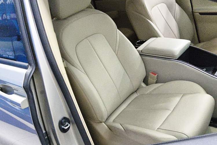 Used Buick GL8 2023 ES Lu Zun Deluxe Model