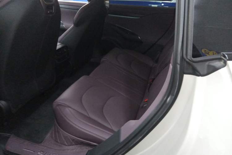 Used  SU7 2024 Rear-Drive Ultra-Long Range Advanced Pro-Level Intelligent Driving Version
