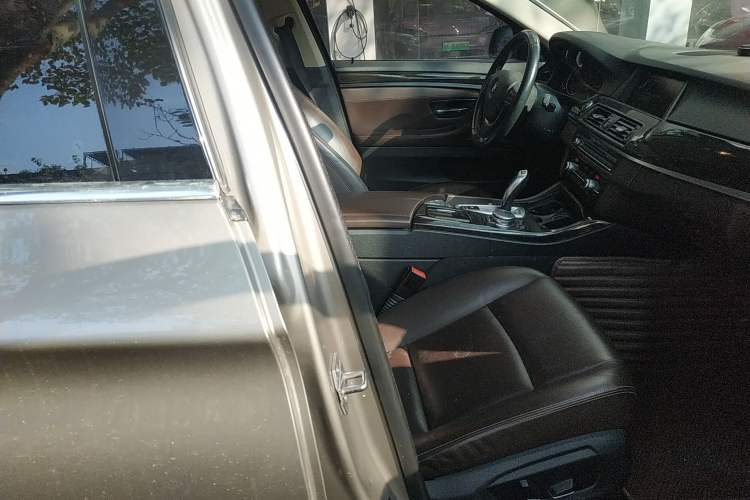 Used BMW 5 Series 2014 525Li Luxury Design Package