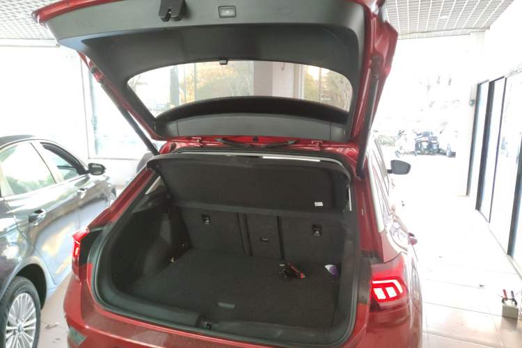 Used Volkswagen T-ROC 2019 280TSI DSG Two-Wheel Drive Comfort Version China VI Standard
