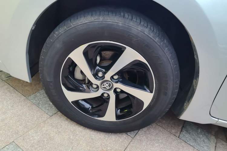 Used Toyota Levin 2017 Revised Dual-Engine 1.8H GS E-CVT Elite Sunroof Version China VI Standard
