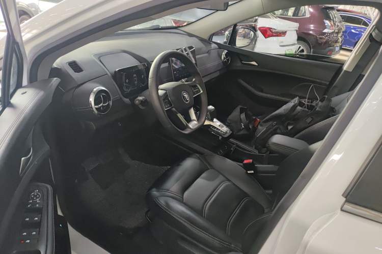 Used BYD Yuan New Energy 2019 EV360 Smart Connect Enjoyment Model
