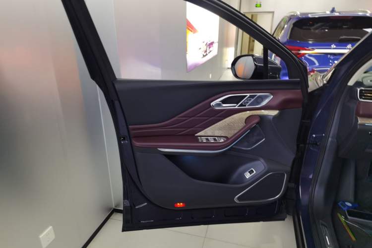 Used Hongqi HS7 2023 2.0T Automatic All-Wheel-Drive Flagship Edition Six Seats
