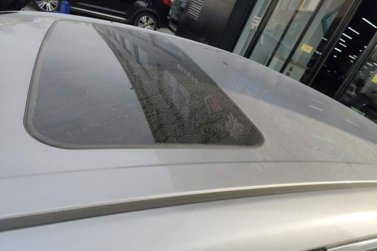 Used Toyota Avalon 2019 Dual-Engine 2.5L Luxury Edition China VI Standard
