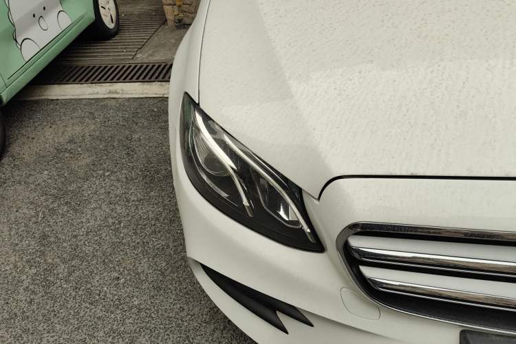 Used Mercedes-Benz E-Class 2016 E 300 L Sporty and Stylish Model