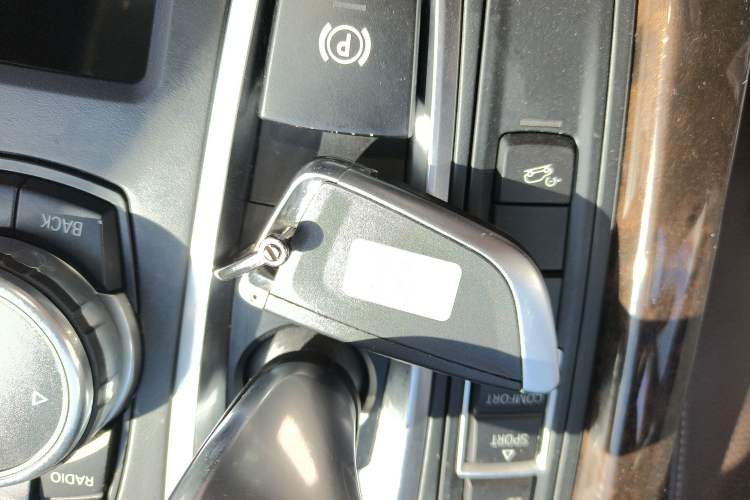 Used BMW X5 2015 xDrive28i
