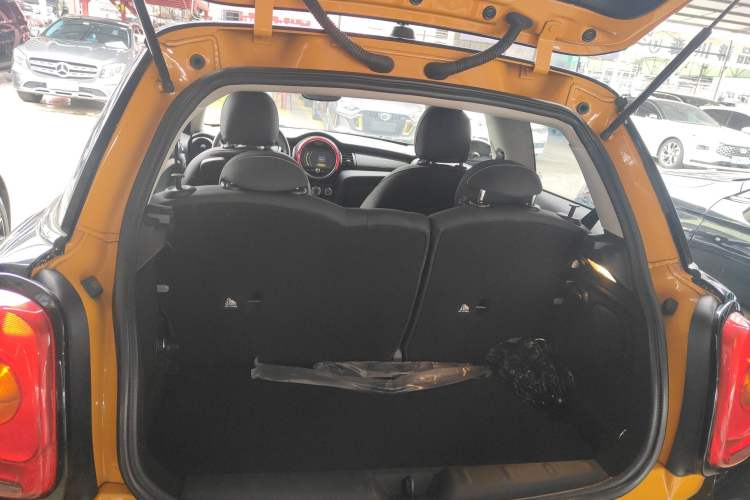 Used MINI MINI 2014 1.5T COOPER Fun
