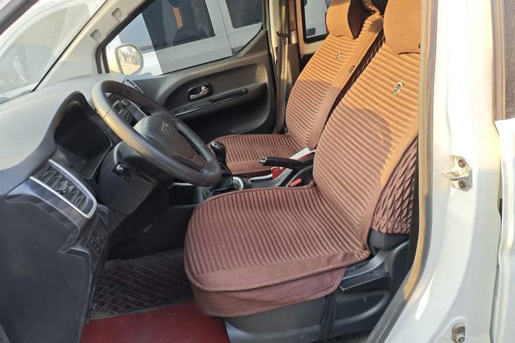 Used Jinbei Gold Hiace M Classic 2022 1.5L Engineering Lion Passenger Vehicle 6 Seats
