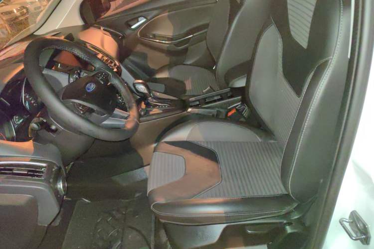 Used Ford Focus 2017 Sedan 1.6L Automatic Fashion Edition Smart Drive Version