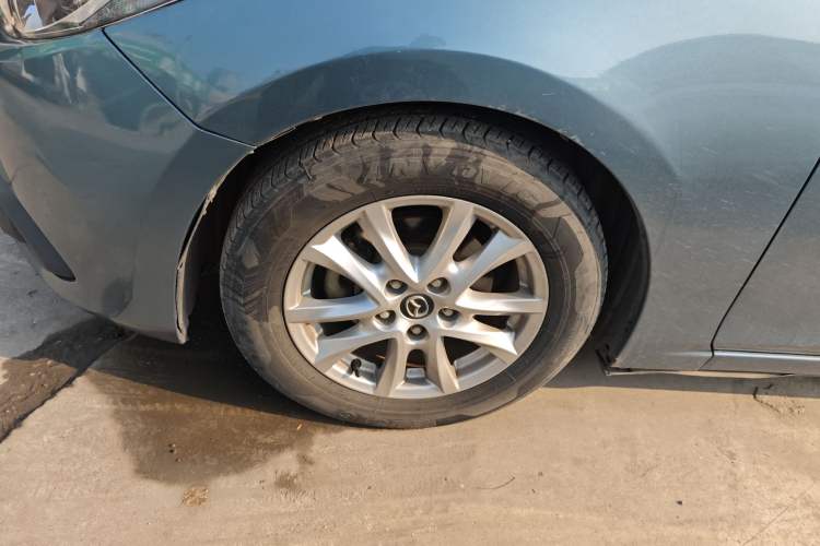 Used Mazda Mazda 3 Axela 2016 Sedan 1.5L Manual Luxury Model