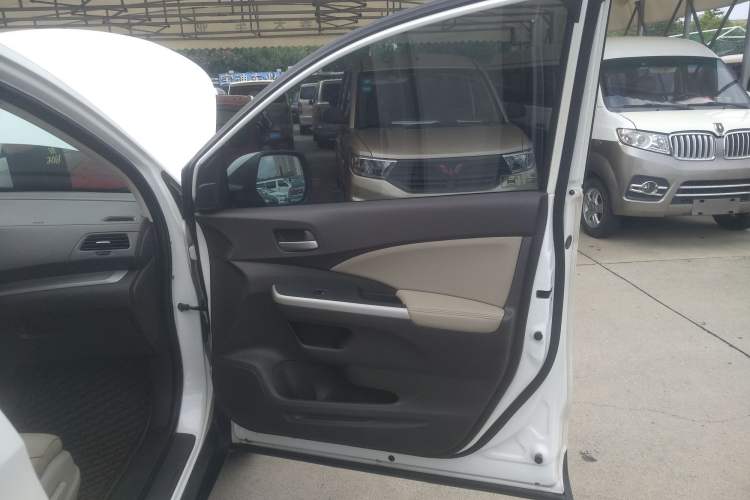 Used Honda CR-V 2013 2.4L Two-Wheel-Drive Luxury Edition