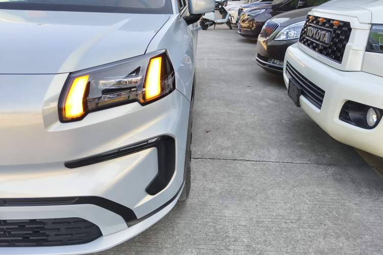 Used AION V 2024 Aion Tyrannosaurus 650 Smart Premium Edition
