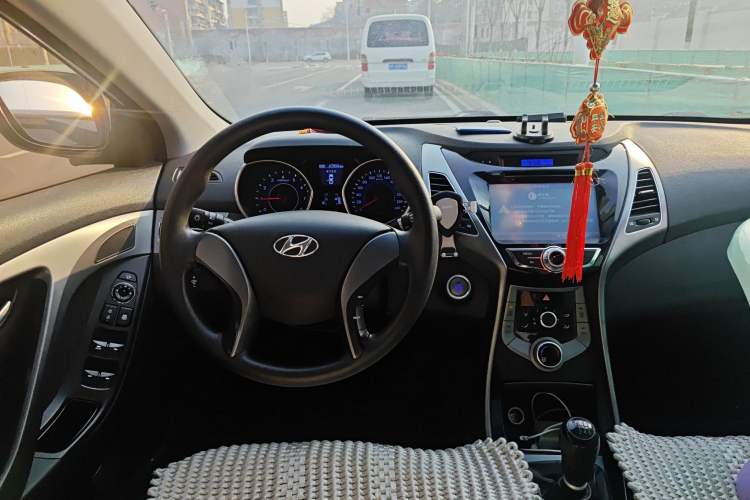 Used Hyundai Elantra (5th Generation / Langdong) 2015 1.6L Manual Leading Model
