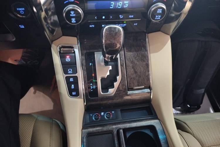 Used Toyota Vellfire 2019 Dual-Engine 2.5L HV Prestige Edition