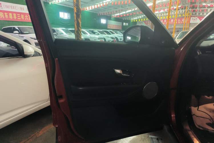 Used Land Rover Range Rover Evoque 2017 2.0T SE Smart Glow Edition
