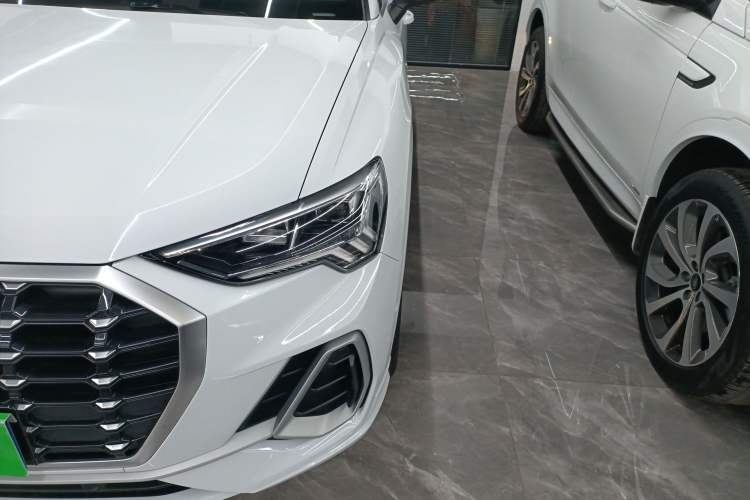 Used Audi Q3 2021 40 TFSI Fashion Dynamic Model