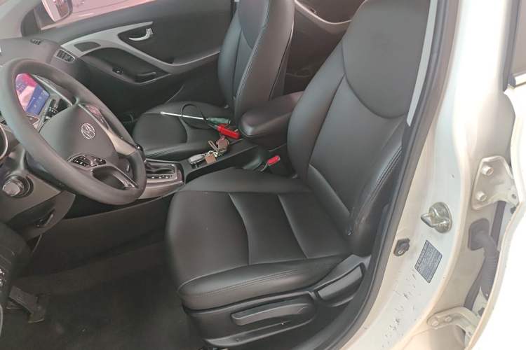 Used Hyundai Elantra 2015 1.6L Automatic Leading Model