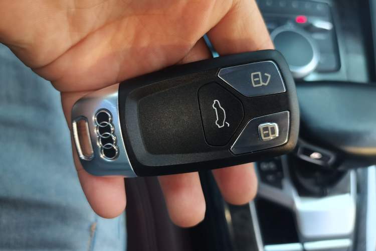 Used Audi A4L 2017 Plus 40 TFSI Ambition Model
