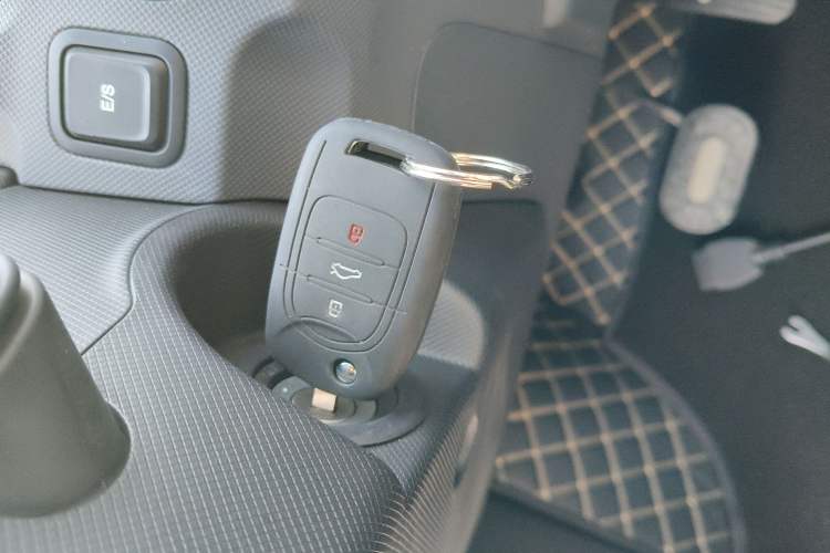 Used Wuling Hongguang MINIEV 2021 Macaron Fashion Model Lithium Iron Phosphate
