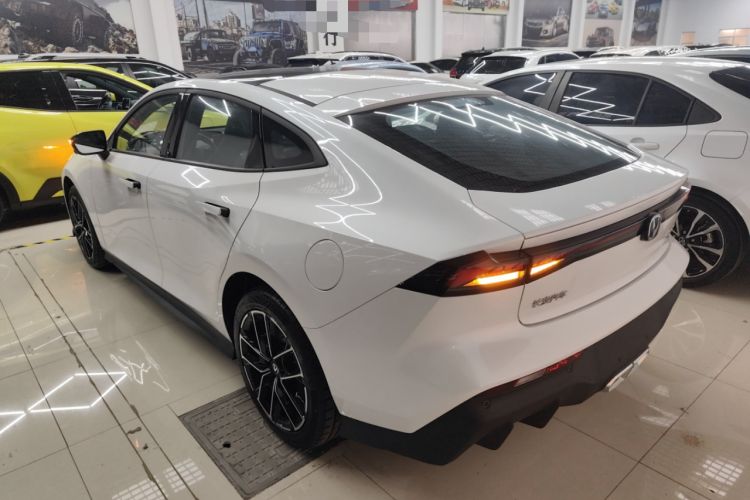 Used Changan UNI-V iDD 2024 Blue Whale Smart Electric iDD 136km Luxury Model