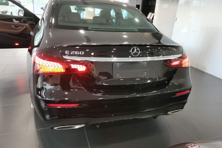 Used Mercedes-Benz E-Class 2023 Restyled E 260 Fashion Sport Edition
