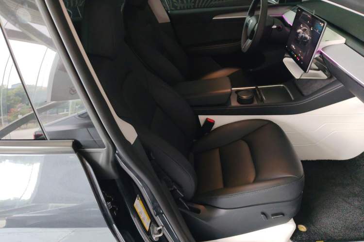 Used Tesla Model Y 2024 Long-Range All-Wheel-Drive Version