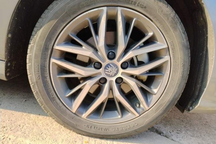 Used BYD Qin PLUS 2021 DM-i 120KM Flagship Model
