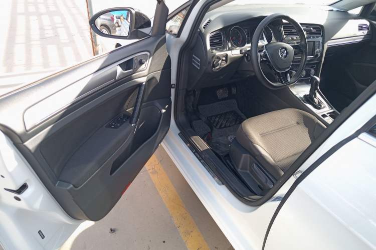 Used Volkswagen Golf 2017 230TSI Automatic Comfort Edition – Celebrating Milestone of One Million Units