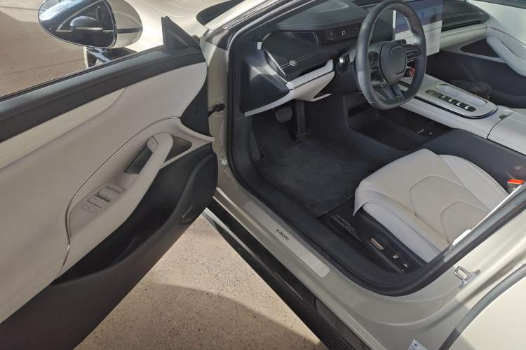 Used  SU7 2024 Rear-Drive Ultra-Long Range Advanced Pro-Level Intelligent Driving Version
