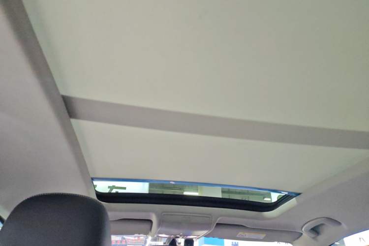 Used Volkswagen Tiguan L 2022 330TSI Automatic Two-Wheel Drive R-Line Enhanced Edition