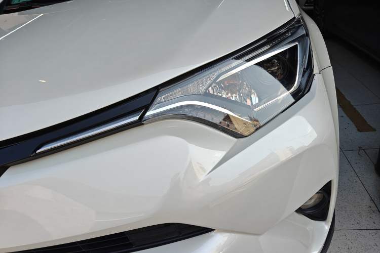 Used Toyota RAV4 2019 2.0L CVT Two-Wheel Drive Pioneer Edition China VI Standard