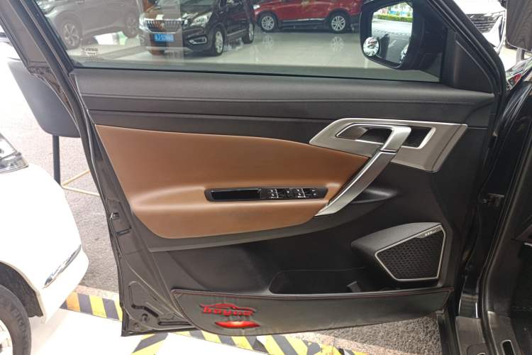 Used Geely Auto Emgrand X7 Sport 2016 1.8TD Automatic ZhiZun Version
