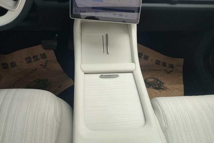 Used  L7 2023 1.5T 115 km Starship
