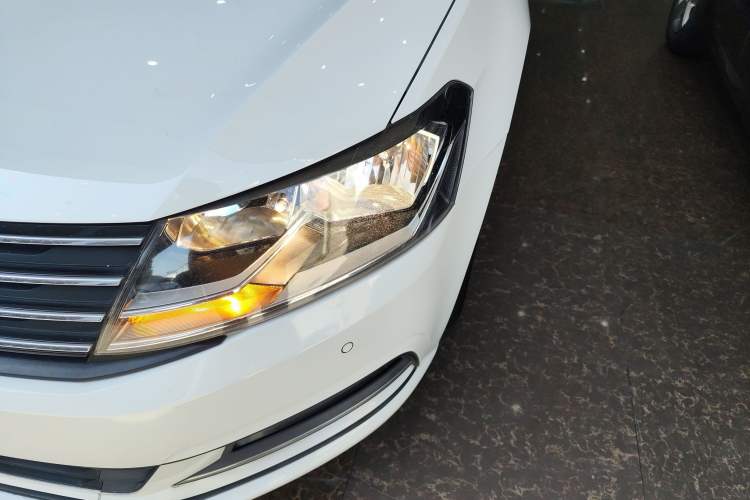 Used Volkswagen Gran Lavida 2015 230TSI DSG Comfort Edition
