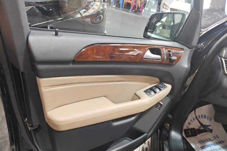 Used Mercedes-Benz M-Class 2012 ML 350 Luxury Edition
