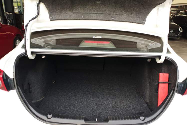 Used Mazda Mazda 3 Axela 2017 Sedan 1.5L Automatic Luxury Model Emission Standard China V
