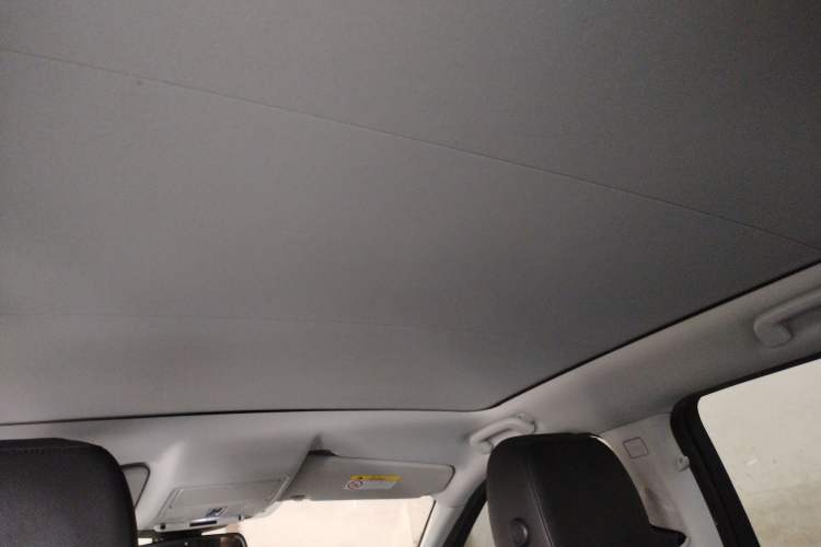 Used Land Rover Discovery Sport 2019 240 PS SE Version China V Standard
