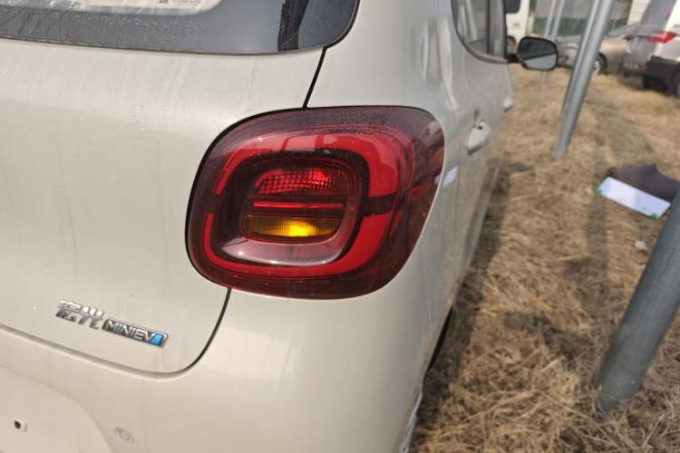 Used Wuling Hongguang MINIEV 2025 Four-Door Version Advanced Edition
