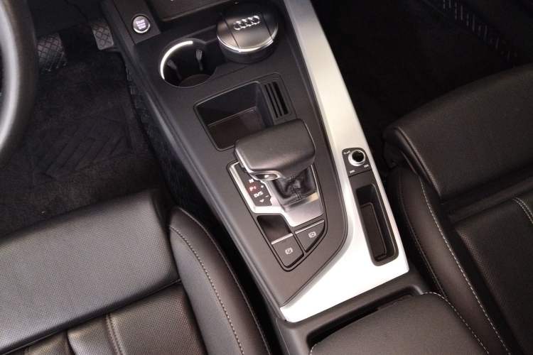 Used Audi A4L 2022 40 TFSI Fashion Dynamic Model
