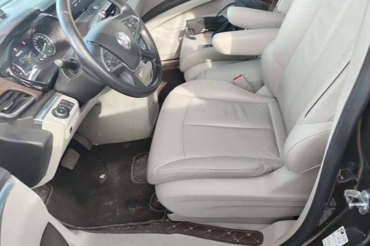 Used Buick GL8 2020 Land Cruiser Executive 652T Luxury Edition with Welfare Features
