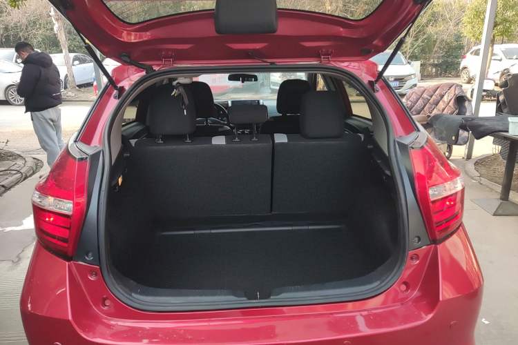 Used Toyota YARiS L 2021 1.5L CVT Leading Edition
