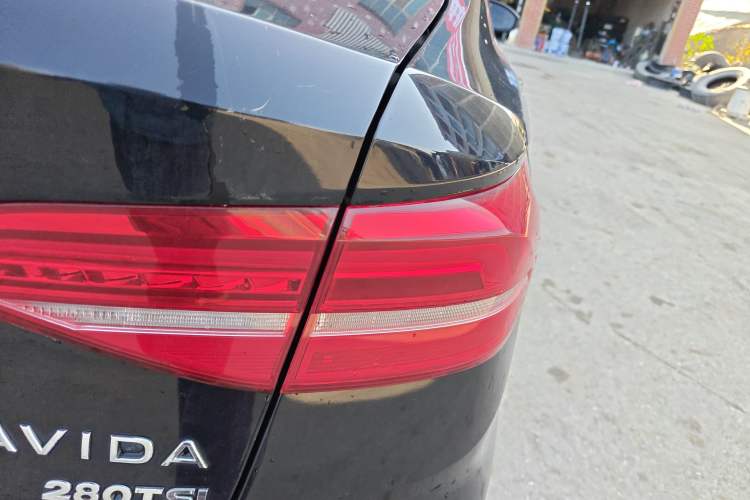 Used Volkswagen Lavida 2021 1.5L Automatic Comfort Edition
