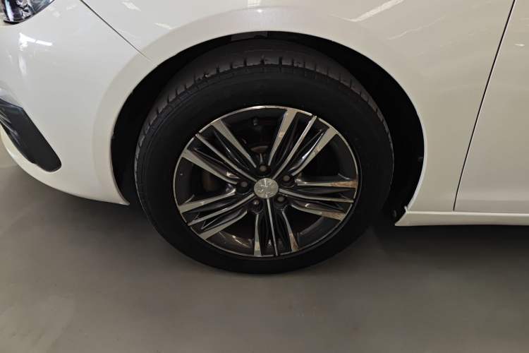 Used Peugeot 308 2018 1.6L Manual Fashion Edition

