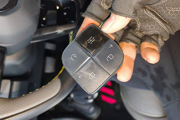 Used Lynk & Co 08 EM-P 2025 220 km All-Wheel-Drive Performance Halo
