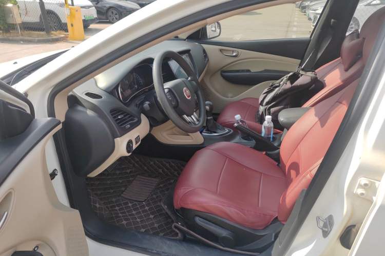 Used Fiat Viaggio 2012 1.4T Automatic Enjoyment Edition
