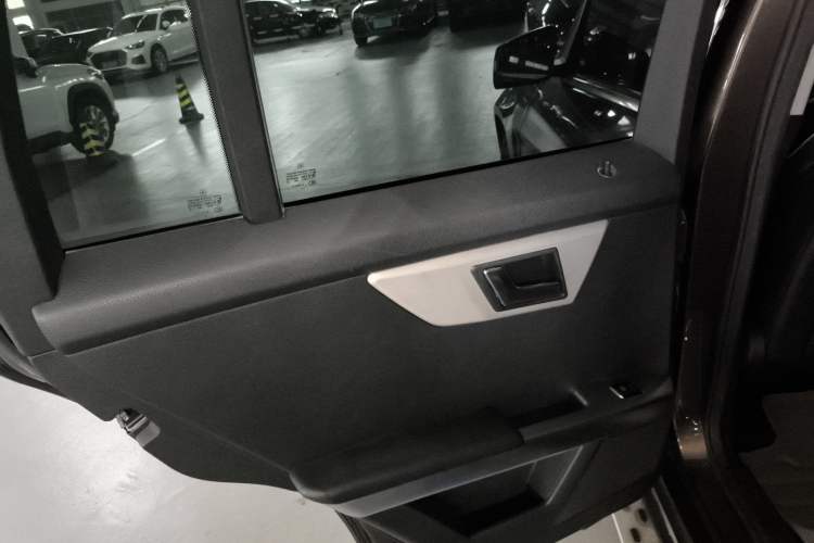 Used Mercedes-Benz GLK-Class 2013 GLK 300 4MATIC Dynamic Sunroof Model