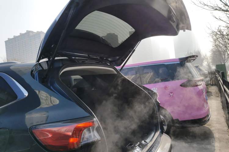 Used Ford Escape 2020 EcoBoost 245 Two-Wheel-Drive Titanium Edition
