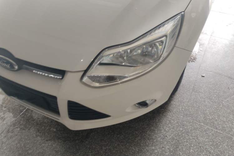 Used Ford Focus 2012 Sedan 1.6L Automatic Fashion Edition